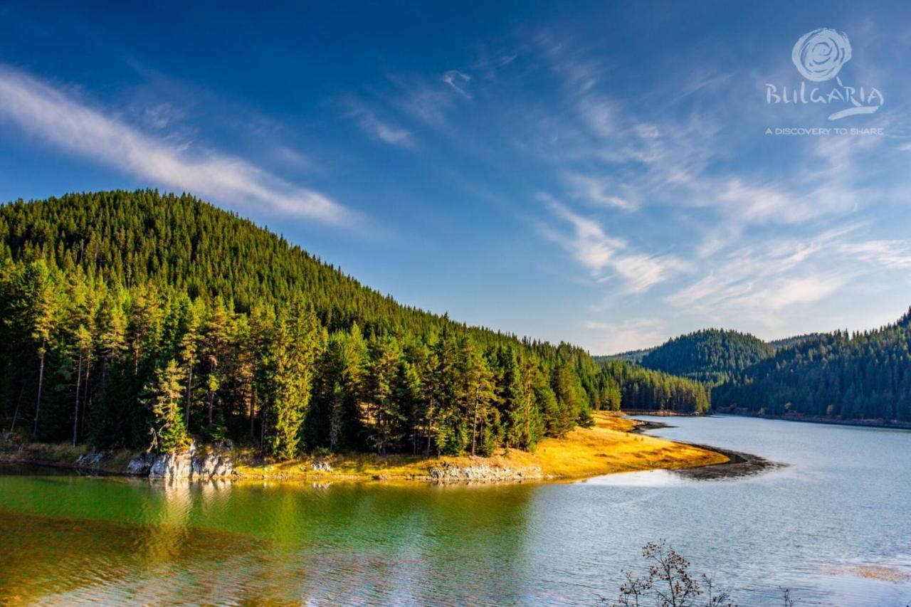 "Моето Любимо Място", Смолянски Езера - "My Favorite Place", Smolyan Lakes Luaran gambar